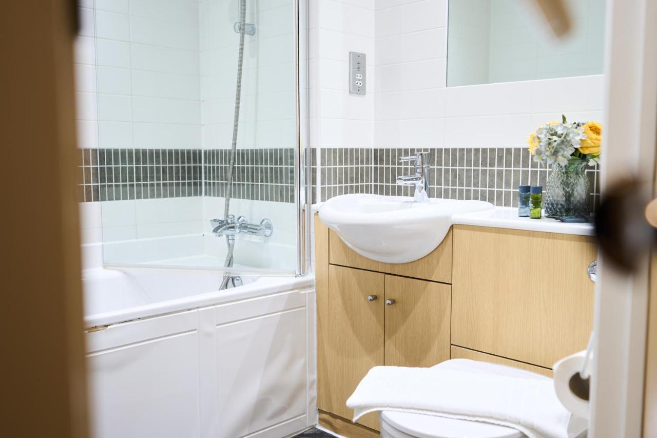 Shortstaymk Vizion Apartments, With Free Superfast Wi-Fi, Parking, Sky Sports And Movies Milton Keynes Extérieur photo