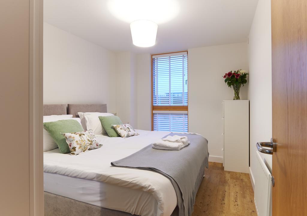 Shortstaymk Vizion Apartments, With Free Superfast Wi-Fi, Parking, Sky Sports And Movies Milton Keynes Extérieur photo