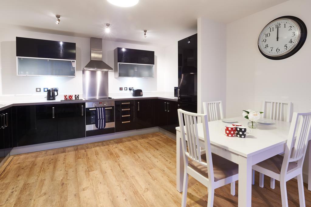 Shortstaymk Vizion Apartments, With Free Superfast Wi-Fi, Parking, Sky Sports And Movies Milton Keynes Extérieur photo