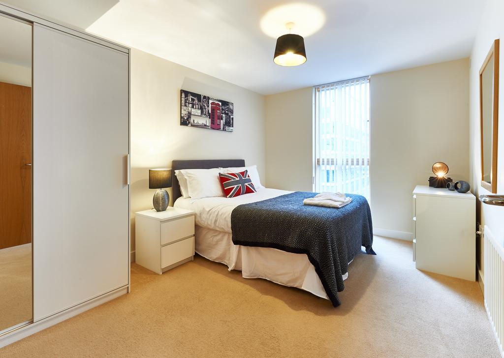 Shortstaymk Vizion Apartments, With Free Superfast Wi-Fi, Parking, Sky Sports And Movies Milton Keynes Extérieur photo