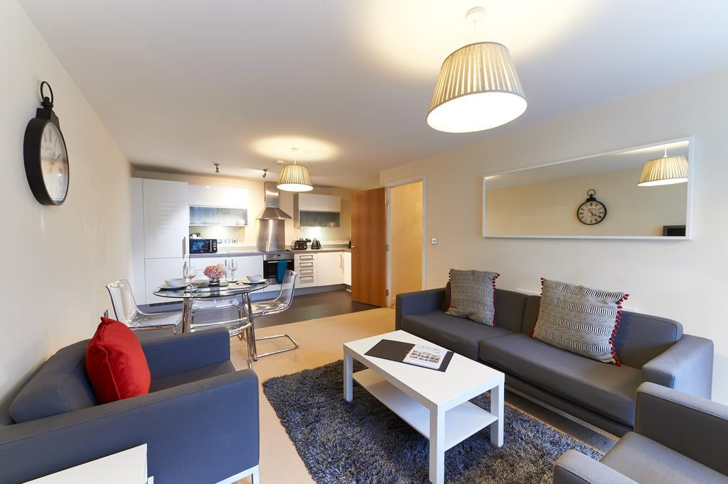 Shortstaymk Vizion Apartments, With Free Superfast Wi-Fi, Parking, Sky Sports And Movies Milton Keynes Extérieur photo
