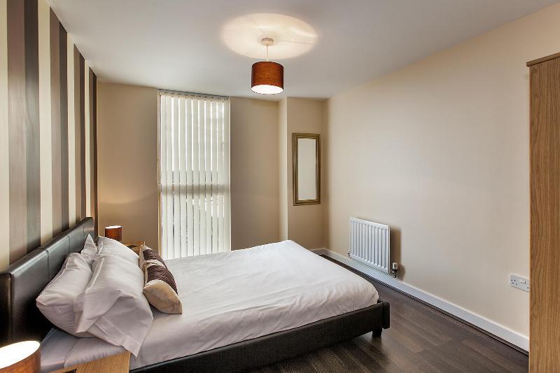 Shortstaymk Vizion Apartments, With Free Superfast Wi-Fi, Parking, Sky Sports And Movies Milton Keynes Extérieur photo